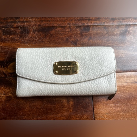 Michael Kors Handbags - Michael Kors Cream Pebbled Leather Wallet